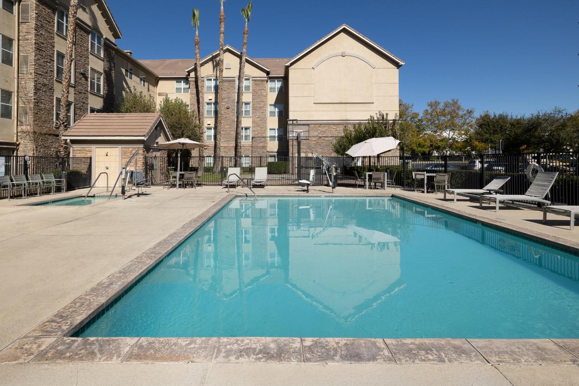 Homewood Suites By Hilton Ontario Rancho Cucamonga Ngoại thất bức ảnh
